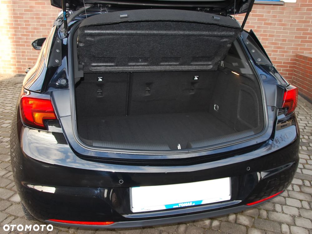 Opel Astra 1.4 T Enjoy S&S - 24