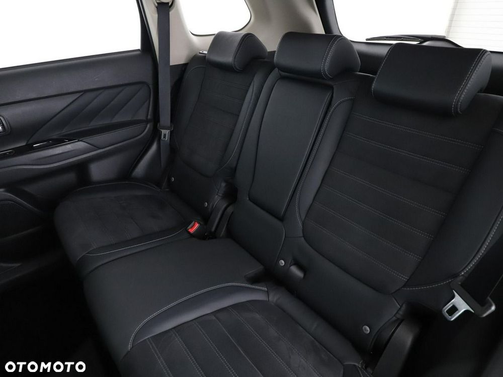 Mitsubishi Outlander - 18
