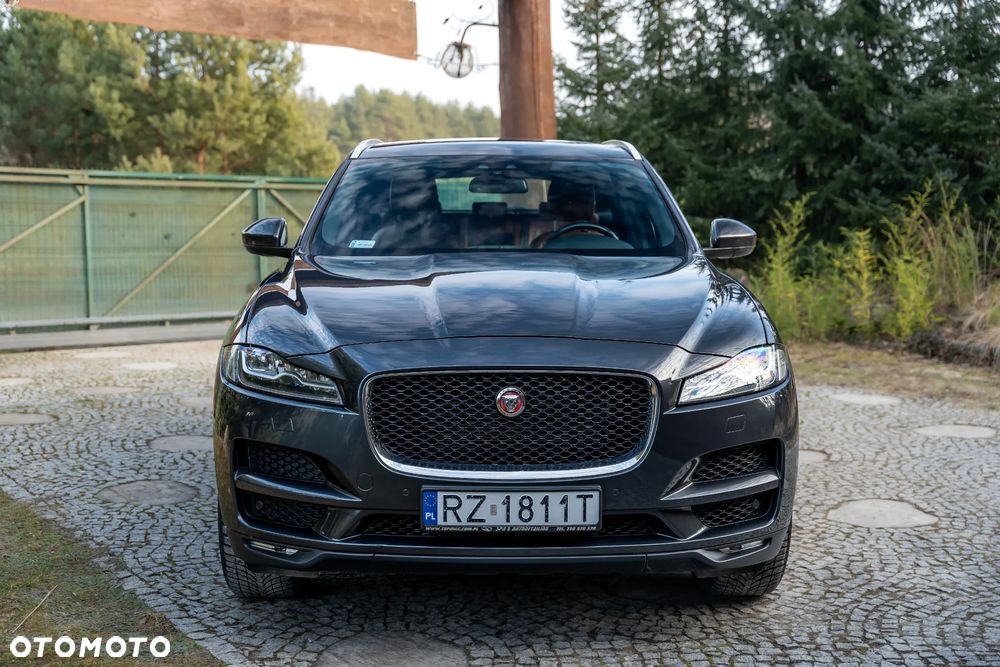 Jaguar F-Pace - 5