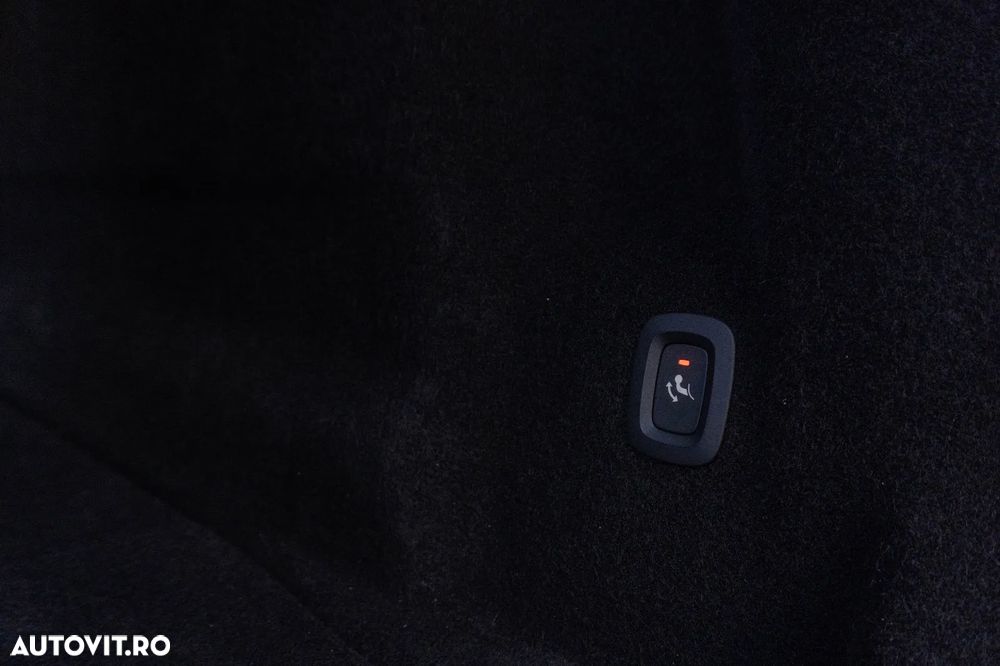 Volvo XC 60 Recharge T6 Twin Engine eAWD R-Design Expression - 39