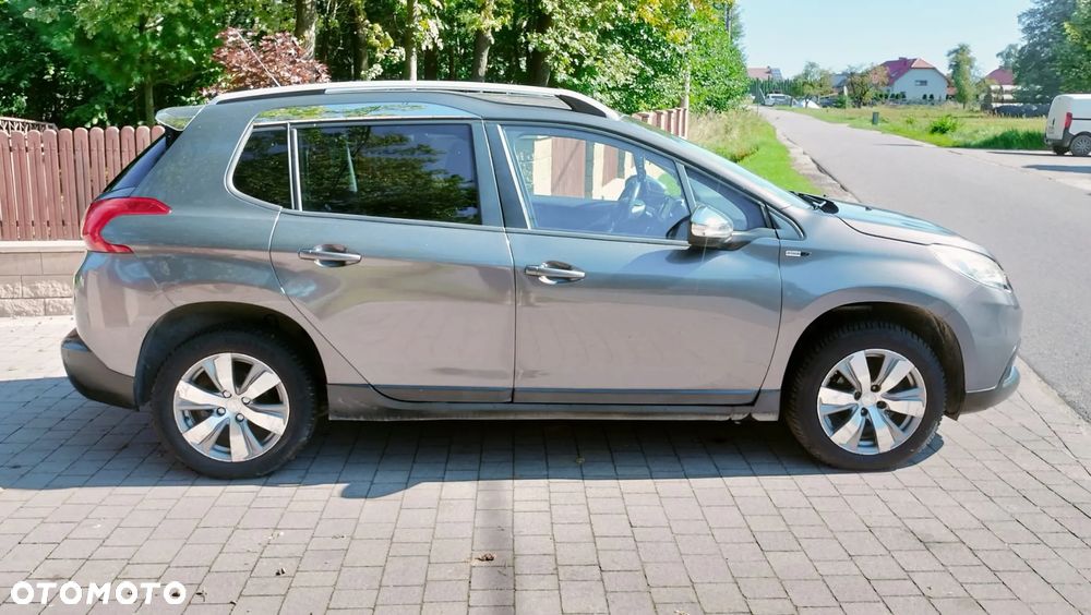 Peugeot 2008 1.2 Pure Tech Style - 3