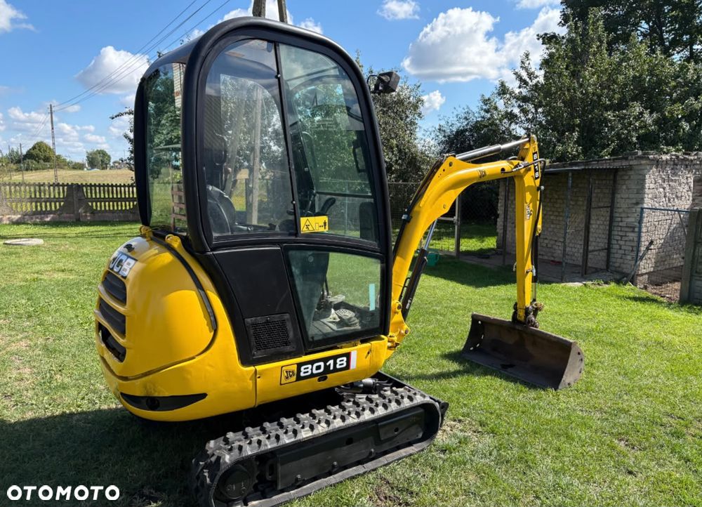 JCB 8018 - 7