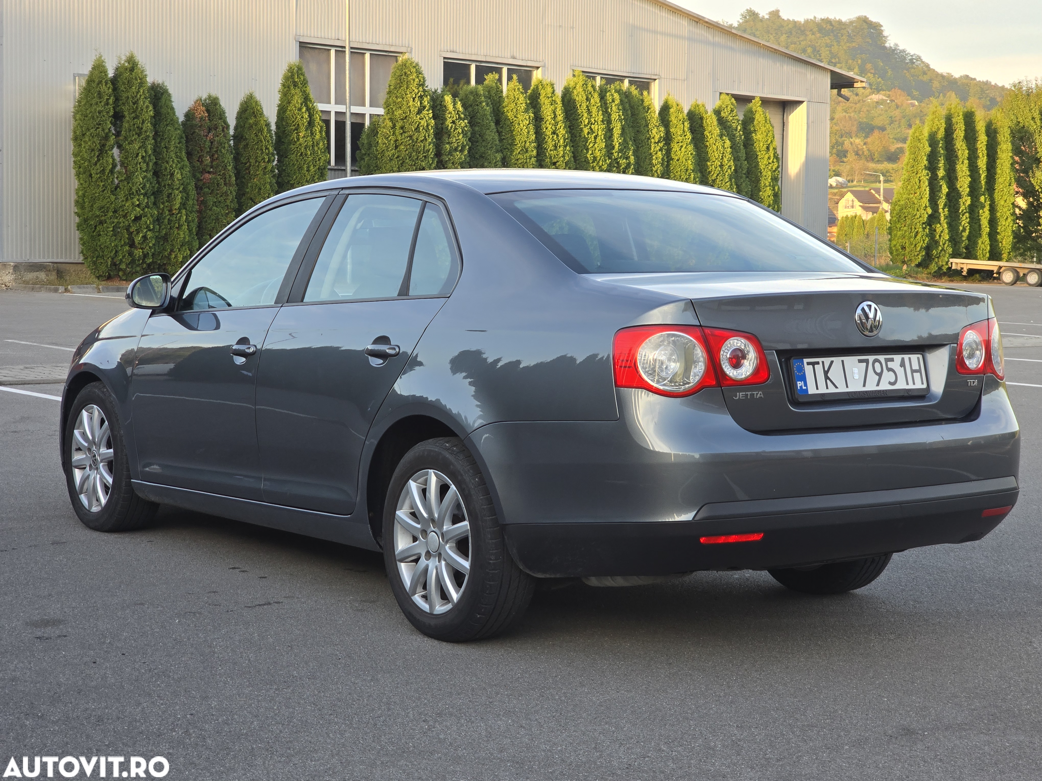 Volkswagen Jetta 1.9 TDI Comfortline - 3