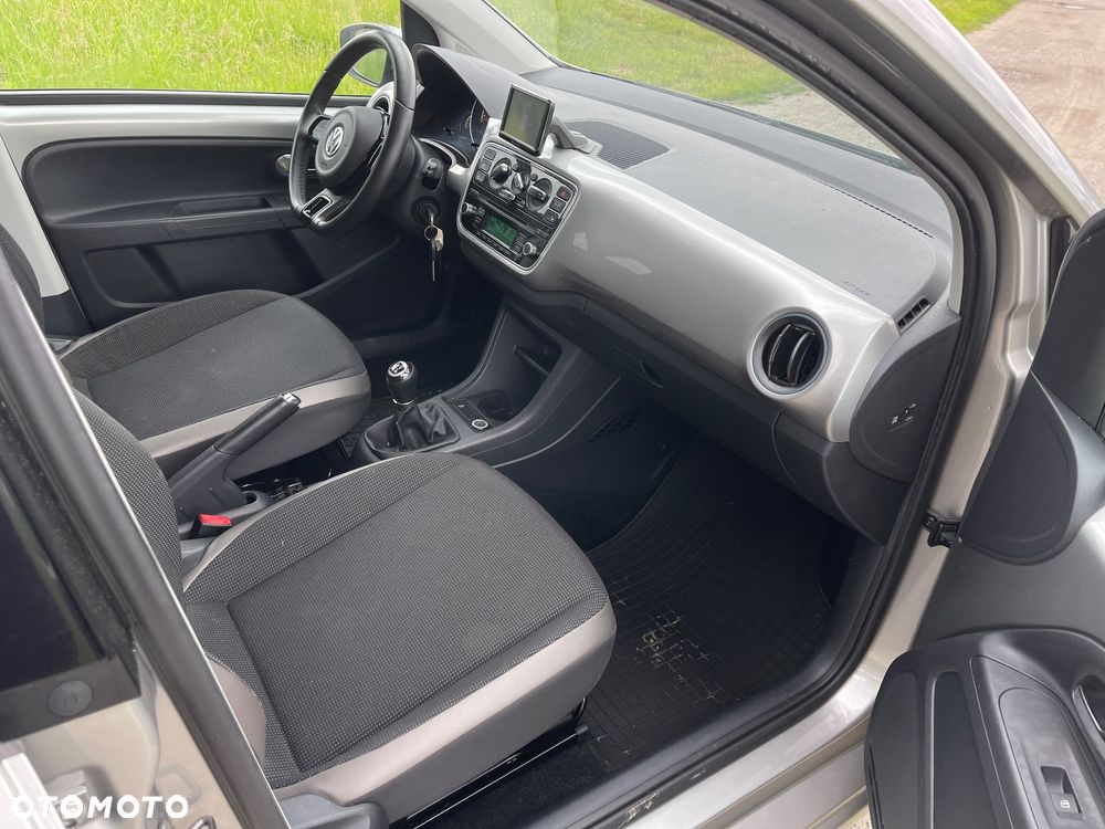 Volkswagen up! high - 9