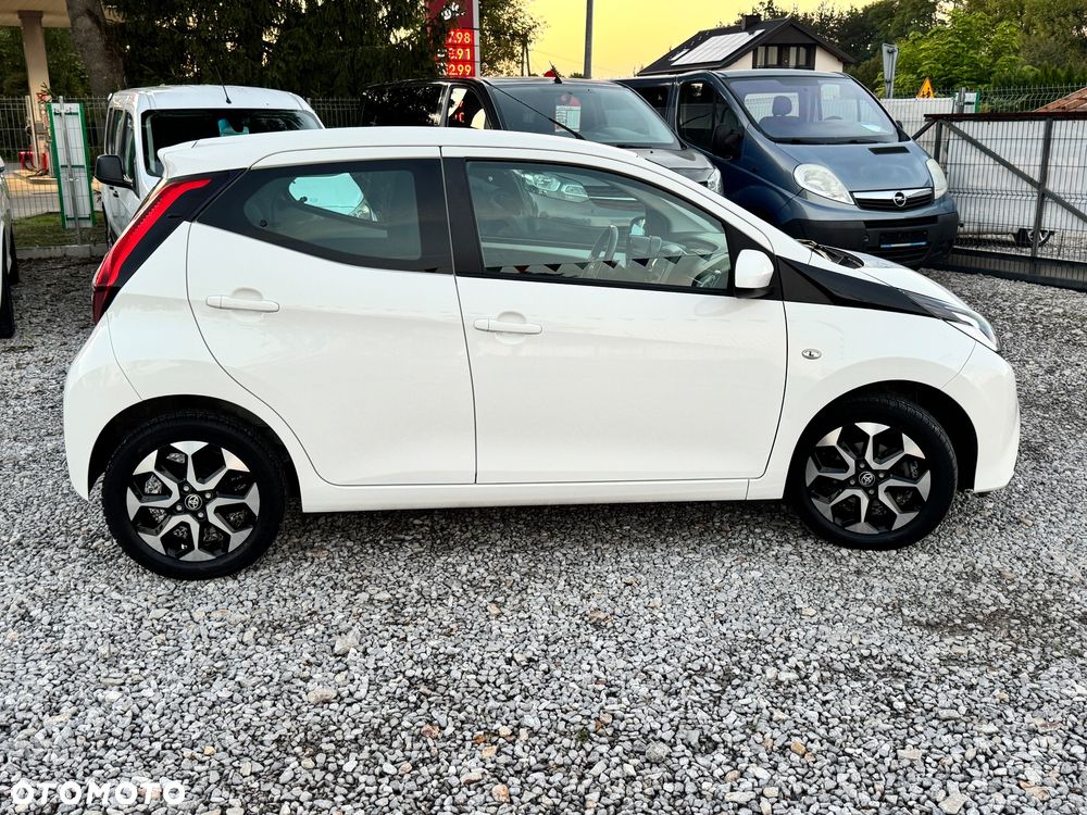 Toyota Aygo x.shift x-play connect - 14