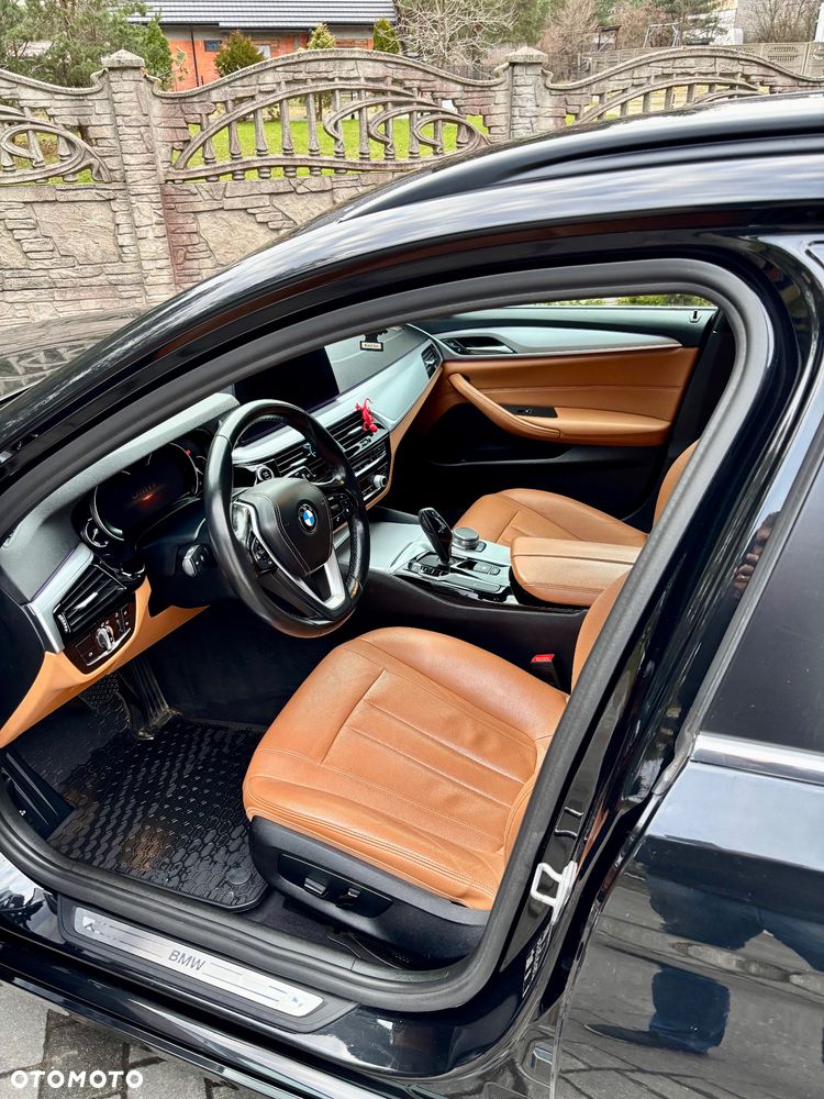 BMW Seria 5 520d Sport Line - 11