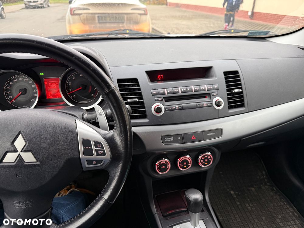 Mitsubishi Lancer 1.8 Invite CVT - 9