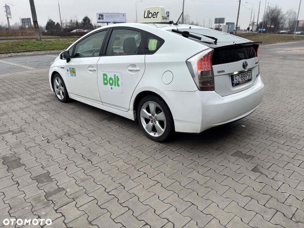 Toyota Prius (Hybrid) Comfort - 3