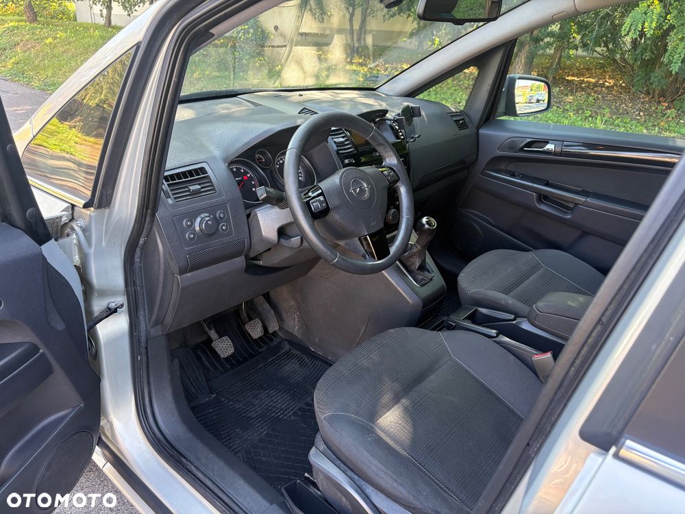 Opel Zafira 1.8 Cosmo - 17