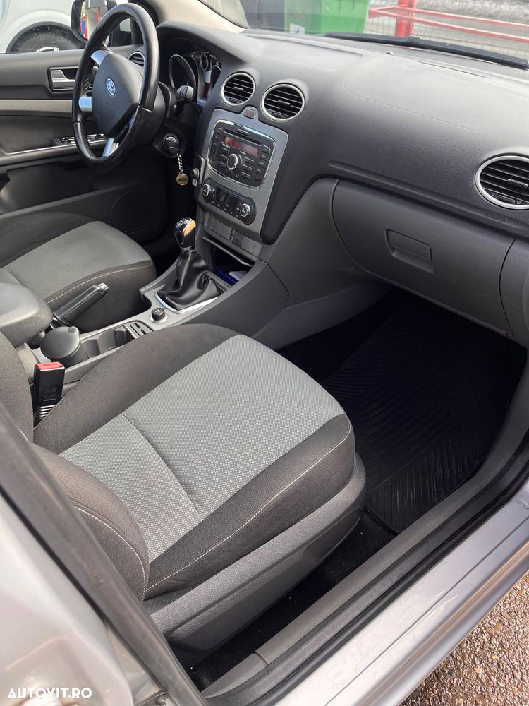 Ford Focus - 11