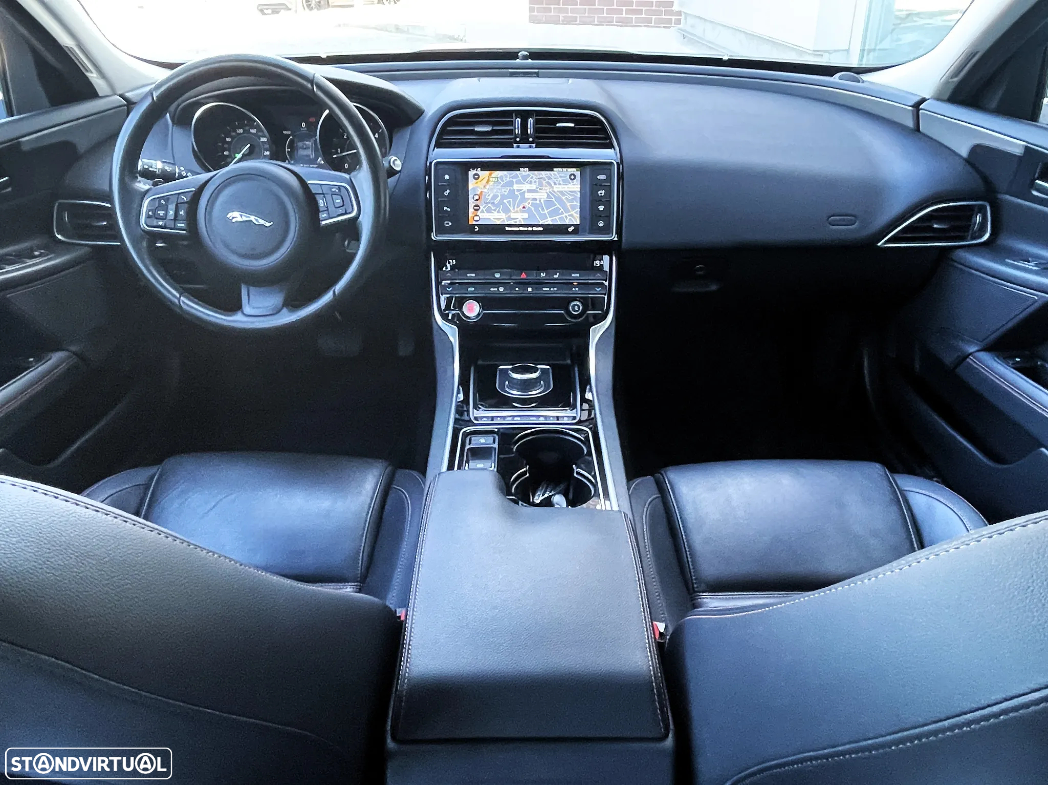 Jaguar XE 2.0 D Prestige Aut. - 10