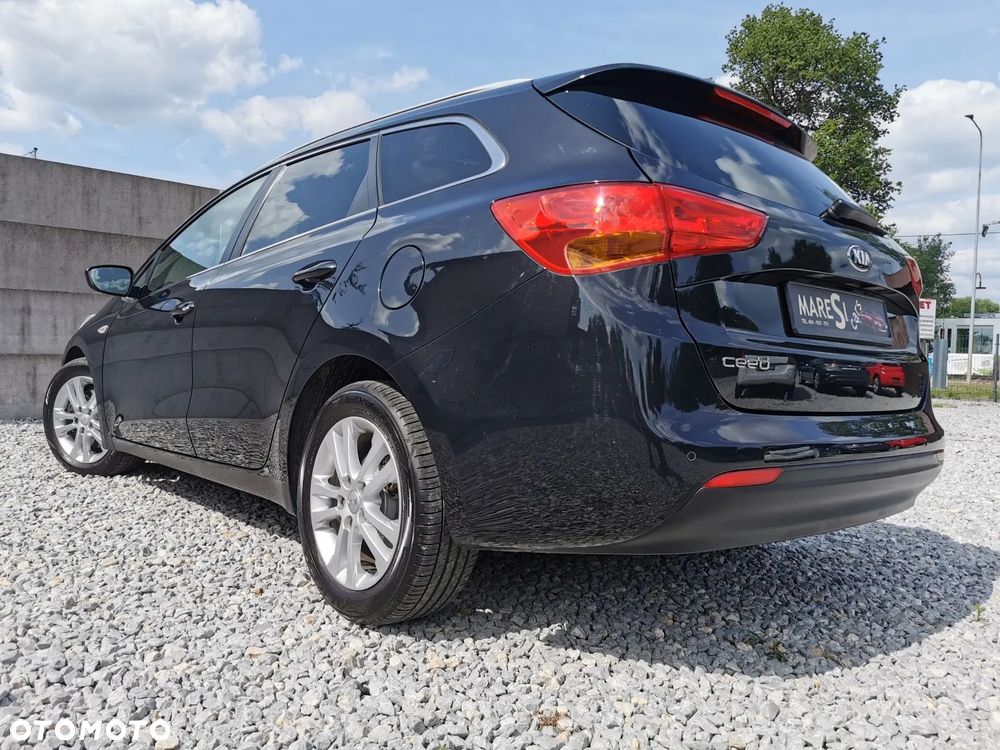 Kia Ceed - 32