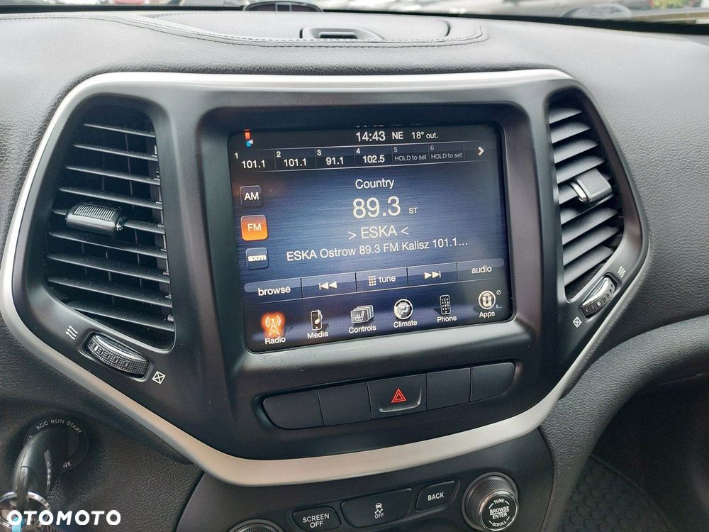 Jeep Cherokee - 18