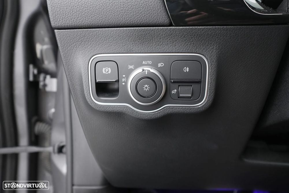 Mercedes-Benz GLA 180 d AMG Line - 21