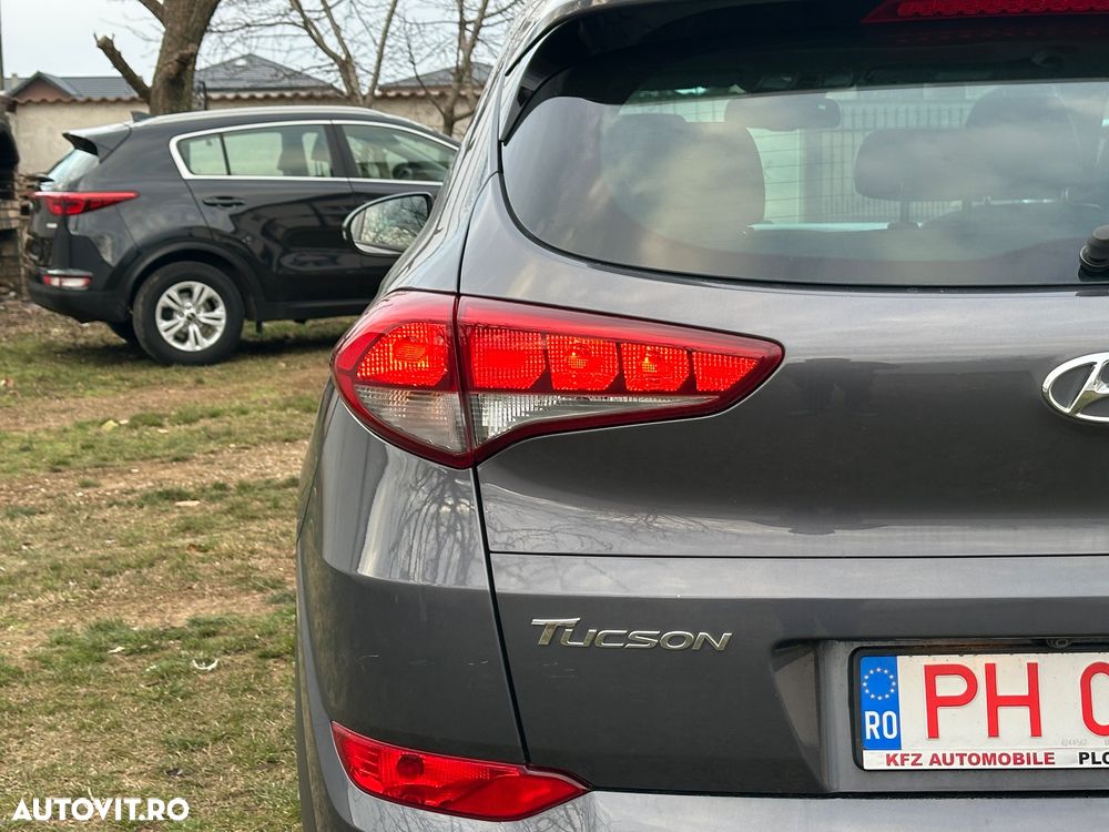 Hyundai Tucson blue 1.7 CRDi 2WD Style - 37