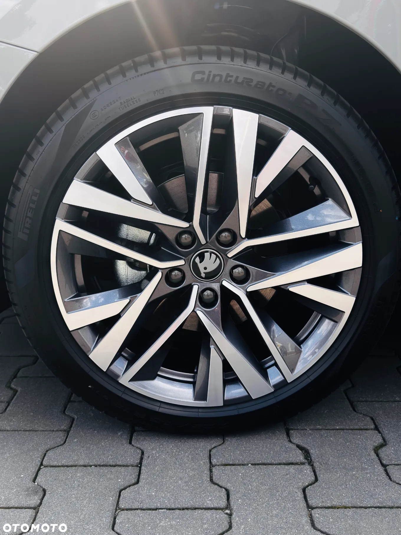 Skoda Octavia 2.0 TDI Edition 130 Selection DSG - 2