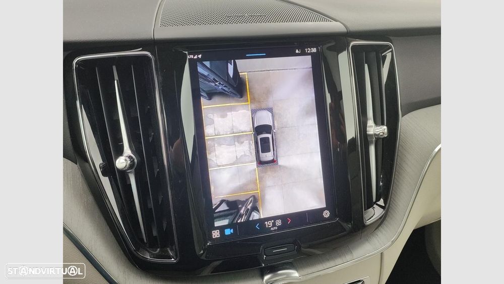 Volvo XC 60 2.0 T6 PHEV Plus Dark AWD - 18