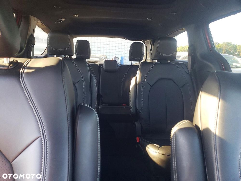 Chrysler Pacifica - 9