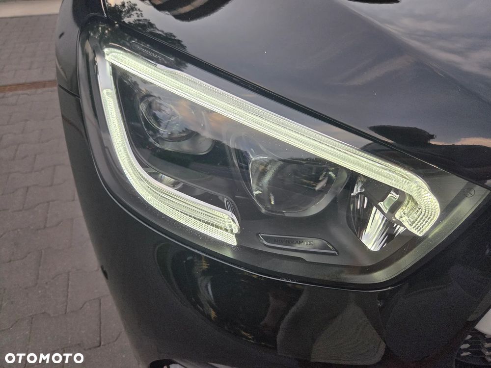 Mercedes-Benz GLC 300 4Matic 9G-TRONIC AMG Line - 27