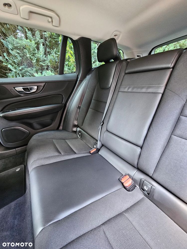 Volvo V60 D3 Momentum Pro - 32