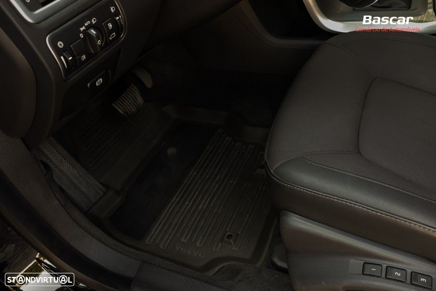 Volvo XC 70 D4 Geartronic Black Line - 20