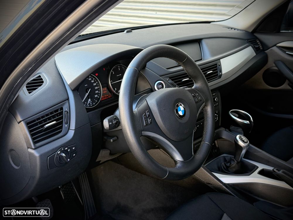 BMW X1 18 d sDrive Line Sport - 12