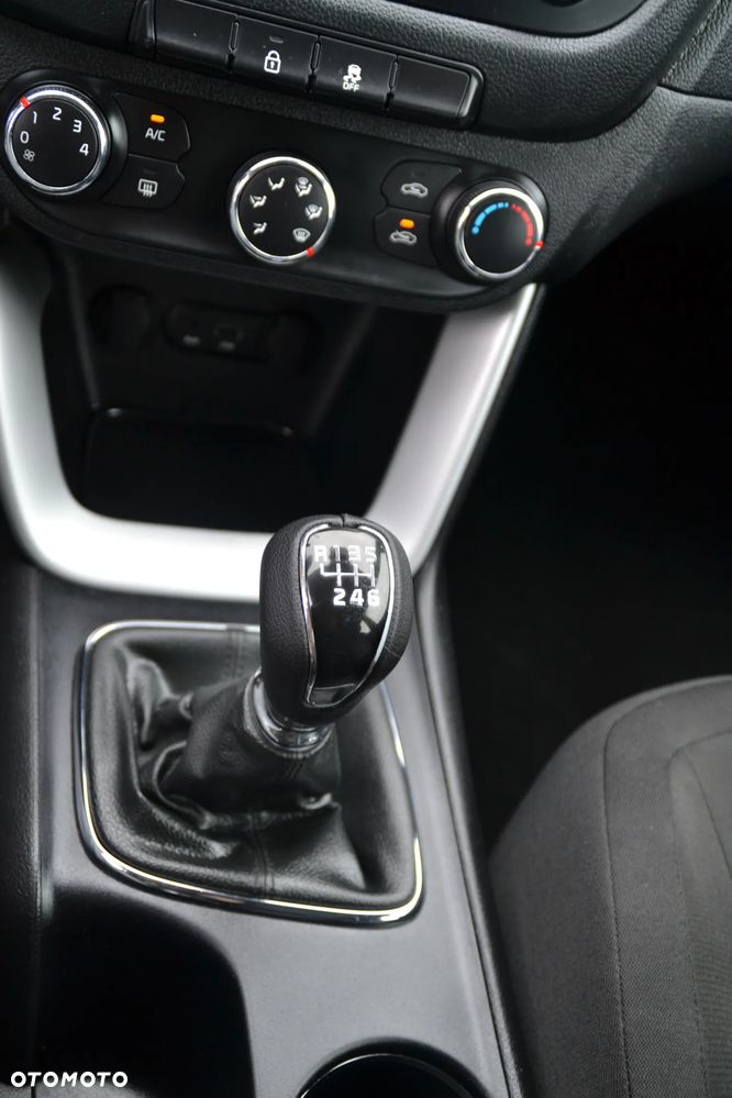 Kia Ceed 1.6 GDI Dream Team Edition - 33