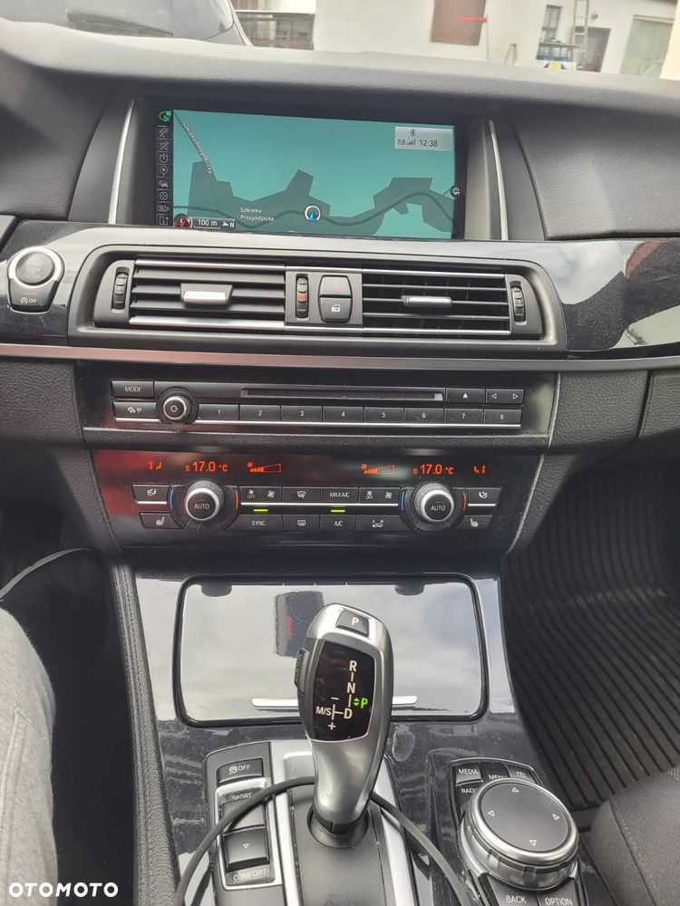 BMW Seria 5 525d xDrive - 3