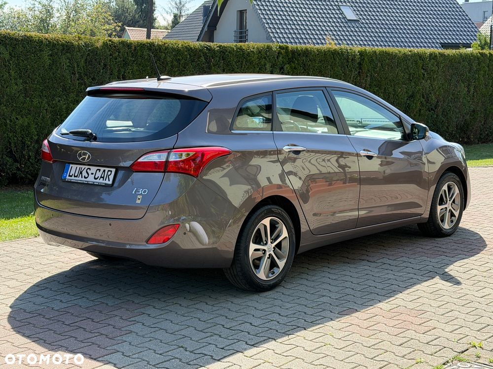 Hyundai i30 blue Kombi 1.4 YES Gold - 5