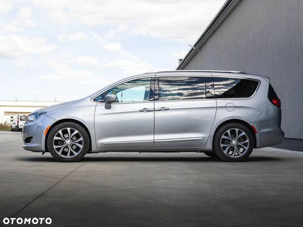 Chrysler Pacifica - 6