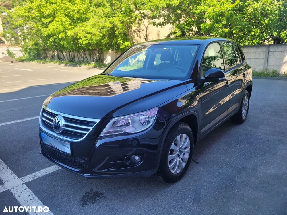 Volkswagen Tiguan - 1