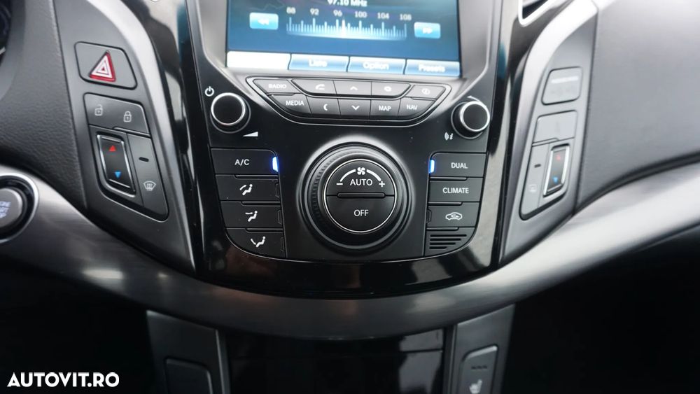 Hyundai i40 i40cw 1.7 CRDi Automatik Fifa World Cup Edition Gold - 27