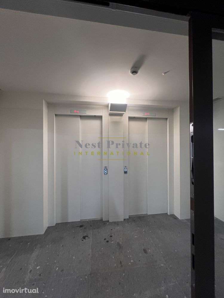 Apartamento T4 à venda na Rua de Diogo Botelho - Grande imagem: 3/27