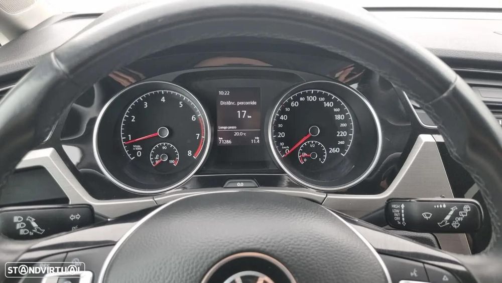 VW Touran 1.5 TSI Confortline - 11