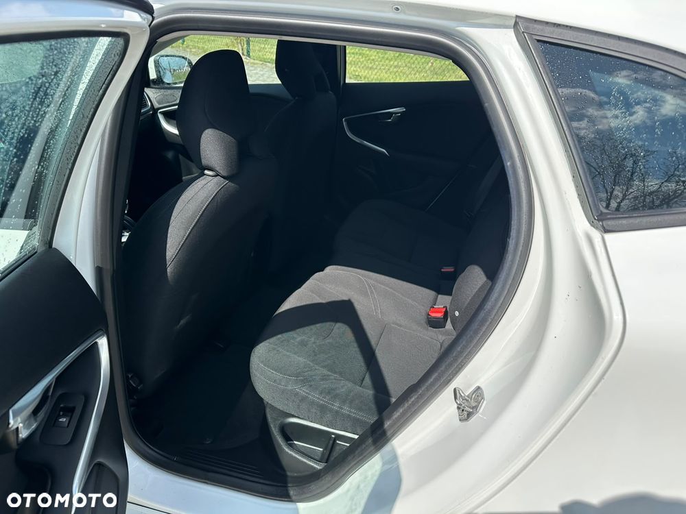 Volvo V40 D2 Momentum - 13