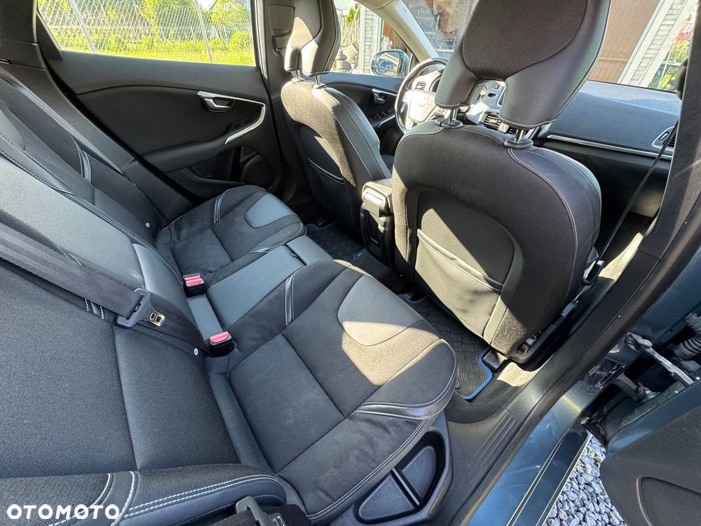 Volvo V40 D2 Momentum - 11