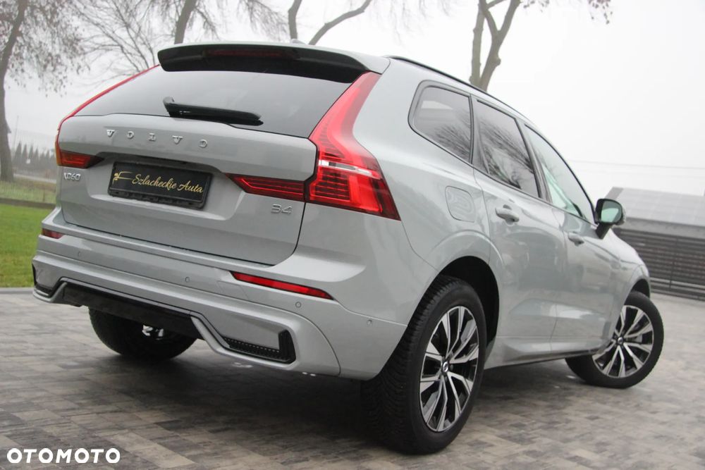 Volvo XC 60 B4 D Plus Dark - 18