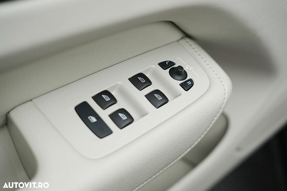 Volvo XC 60 Recharge T6 Twin Engine eAWD Inscription Expression - 38