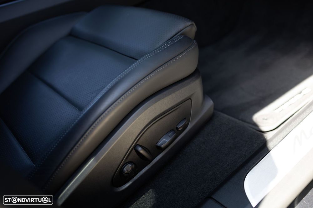 Porsche Macan Electric 4 - 42