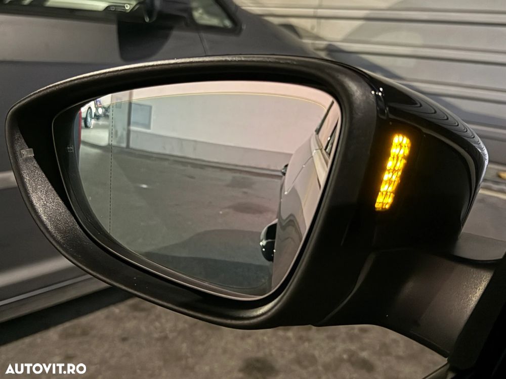 Volkswagen Passat CC 2.0 TDI BlueMotion Technology DSG Exclusive - 25