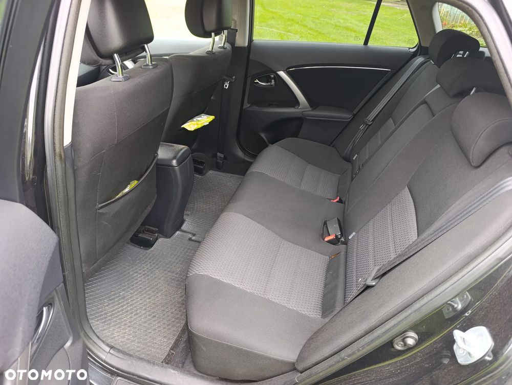 Toyota Avensis 2.0 D-4D Active - 6
