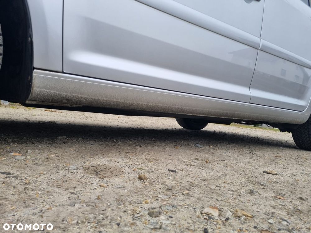 Volkswagen Touran 2006 photo 5