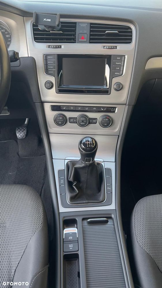 Volkswagen Golf - 32