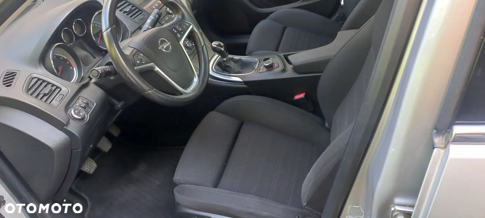 Opel Insignia 1.8 Design Edition - 12