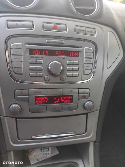 Ford Mondeo 1.8 TDCi Ambiente - 9