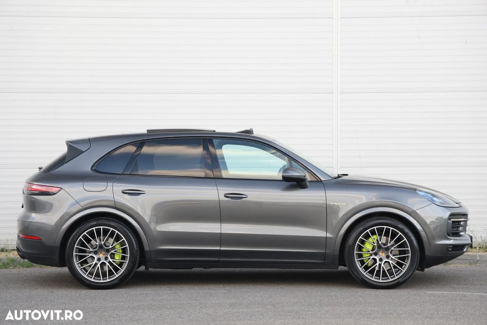 Porsche Cayenne E-Hybrid Tiptronic S Platinum Edition - 4