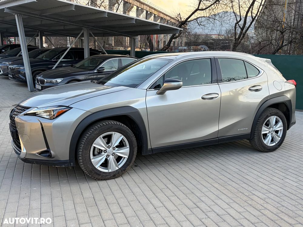 Lexus UX 250h Business Edition - 30