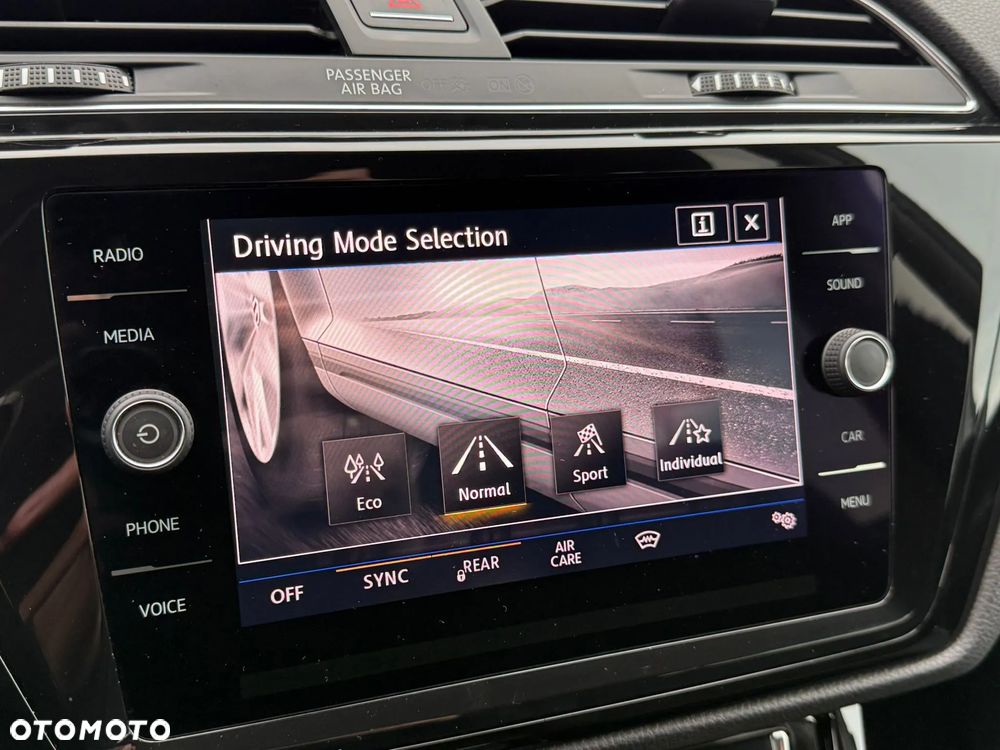 Volkswagen Touran 1.5 TSI EVO Highline - 24