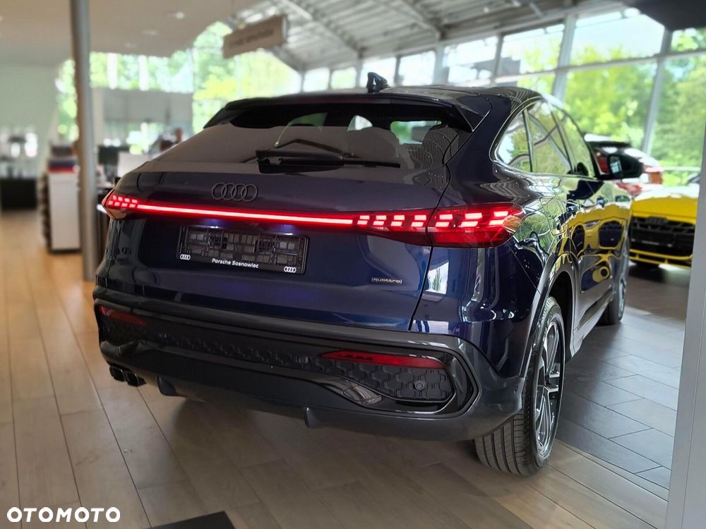 Audi Q5 Sportback - 4