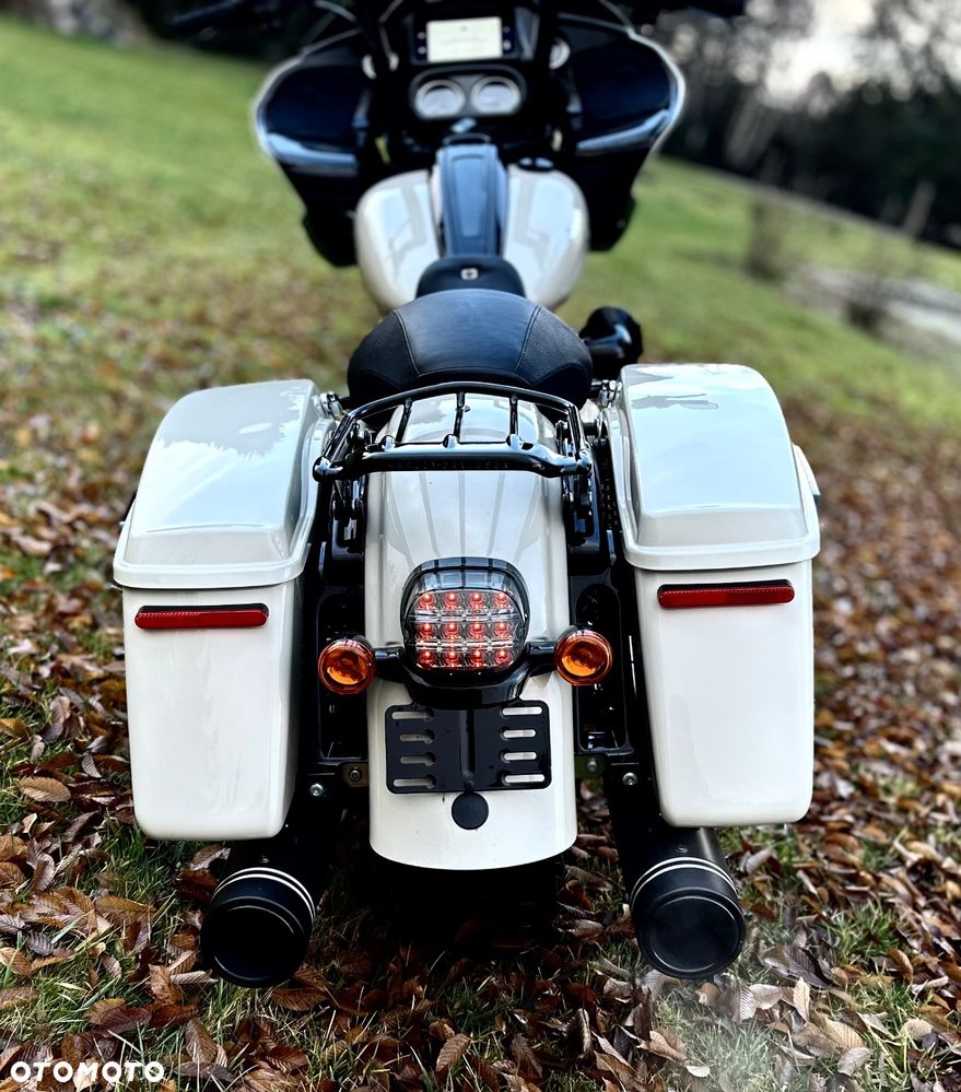 Harley-Davidson Touring Road Glide - 8